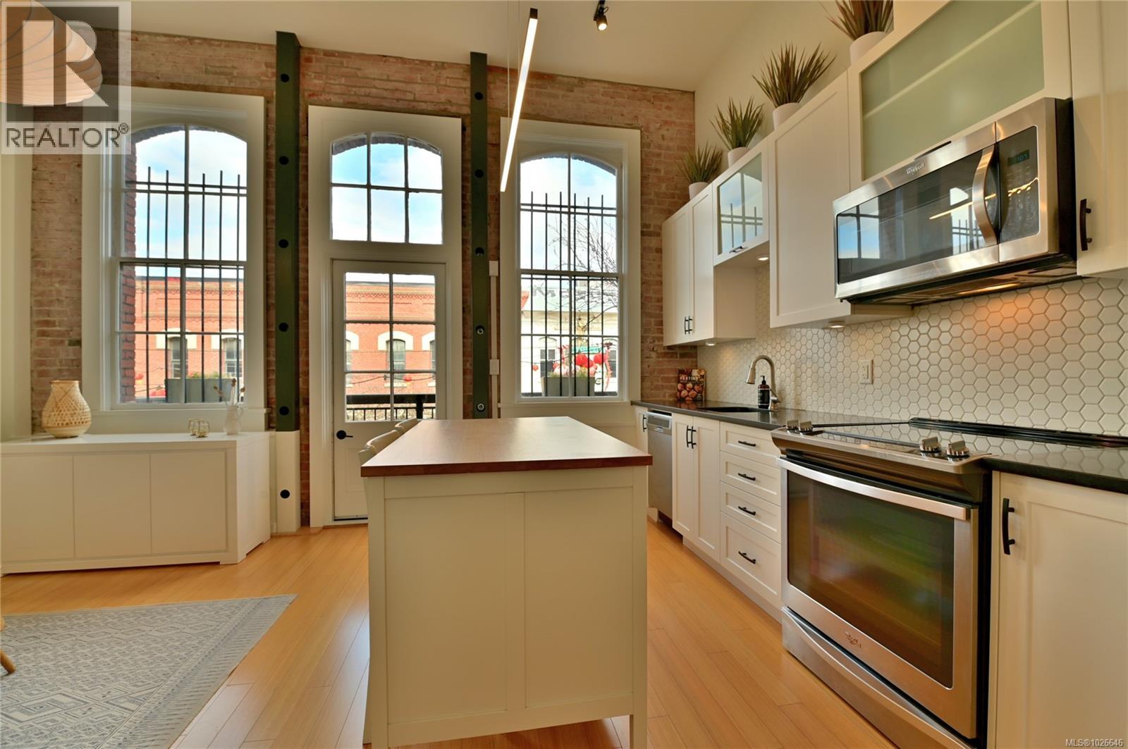 210 535 Fisgard Street, Victoria