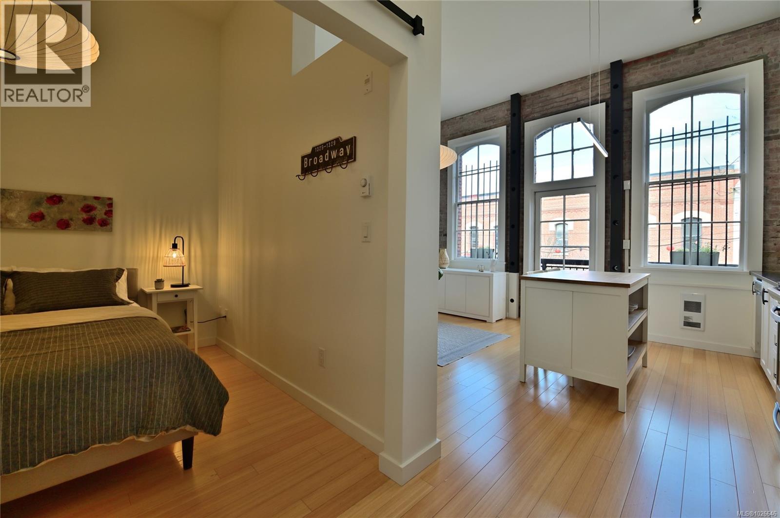 210 535 Fisgard Street, Victoria