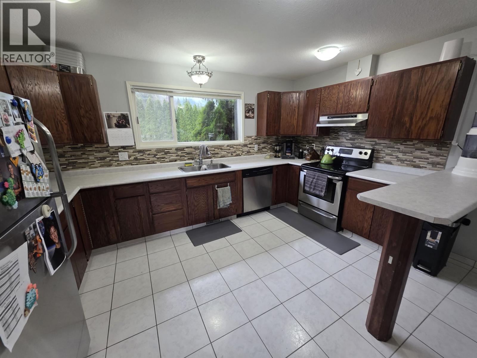 2421 KROYER AVENUE, Terrace