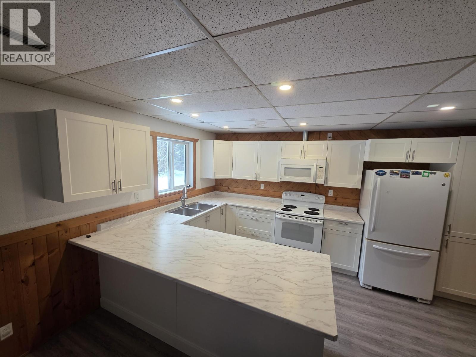 2421 KROYER AVENUE, Terrace