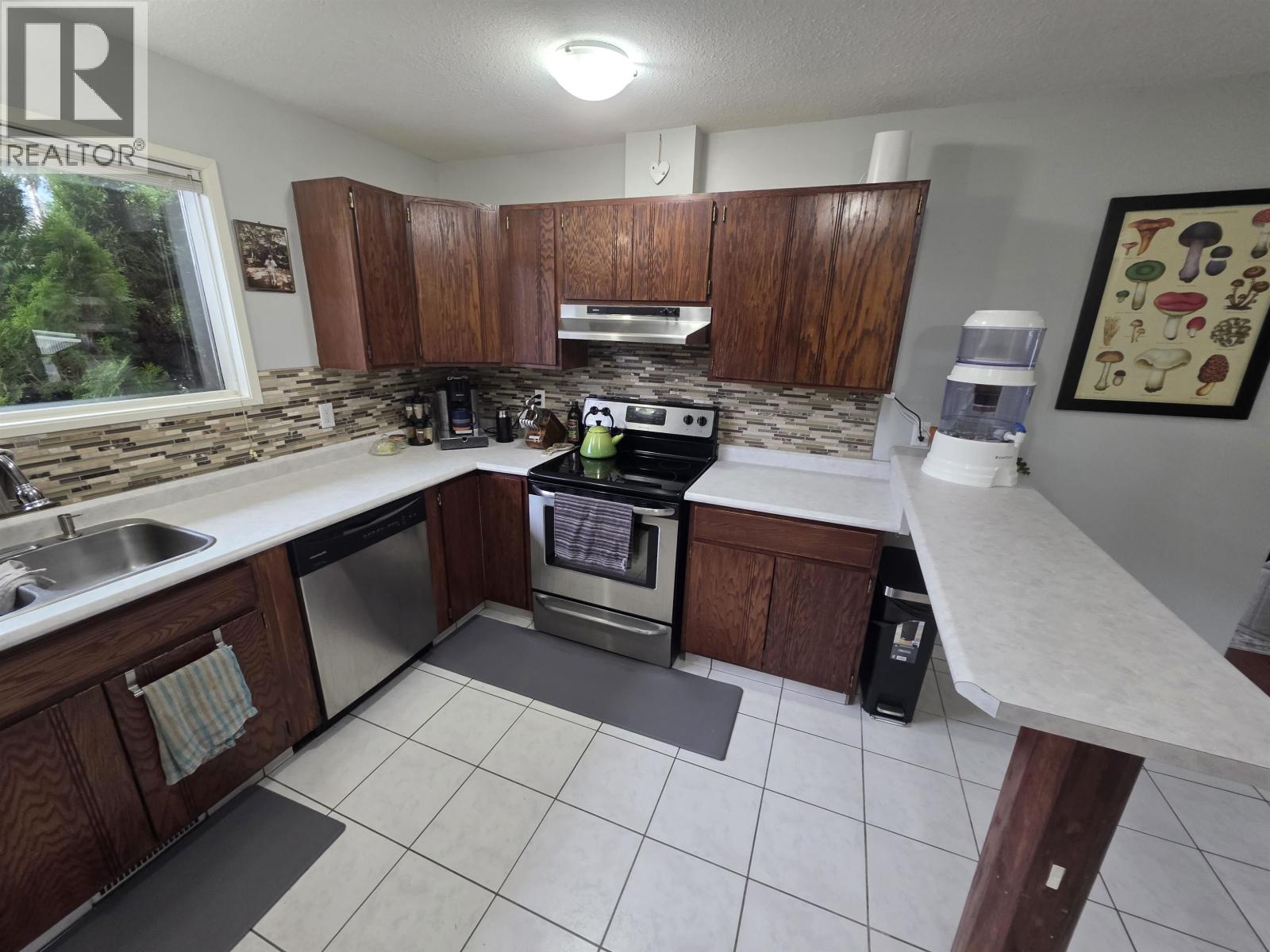 2421 KROYER AVENUE, Terrace