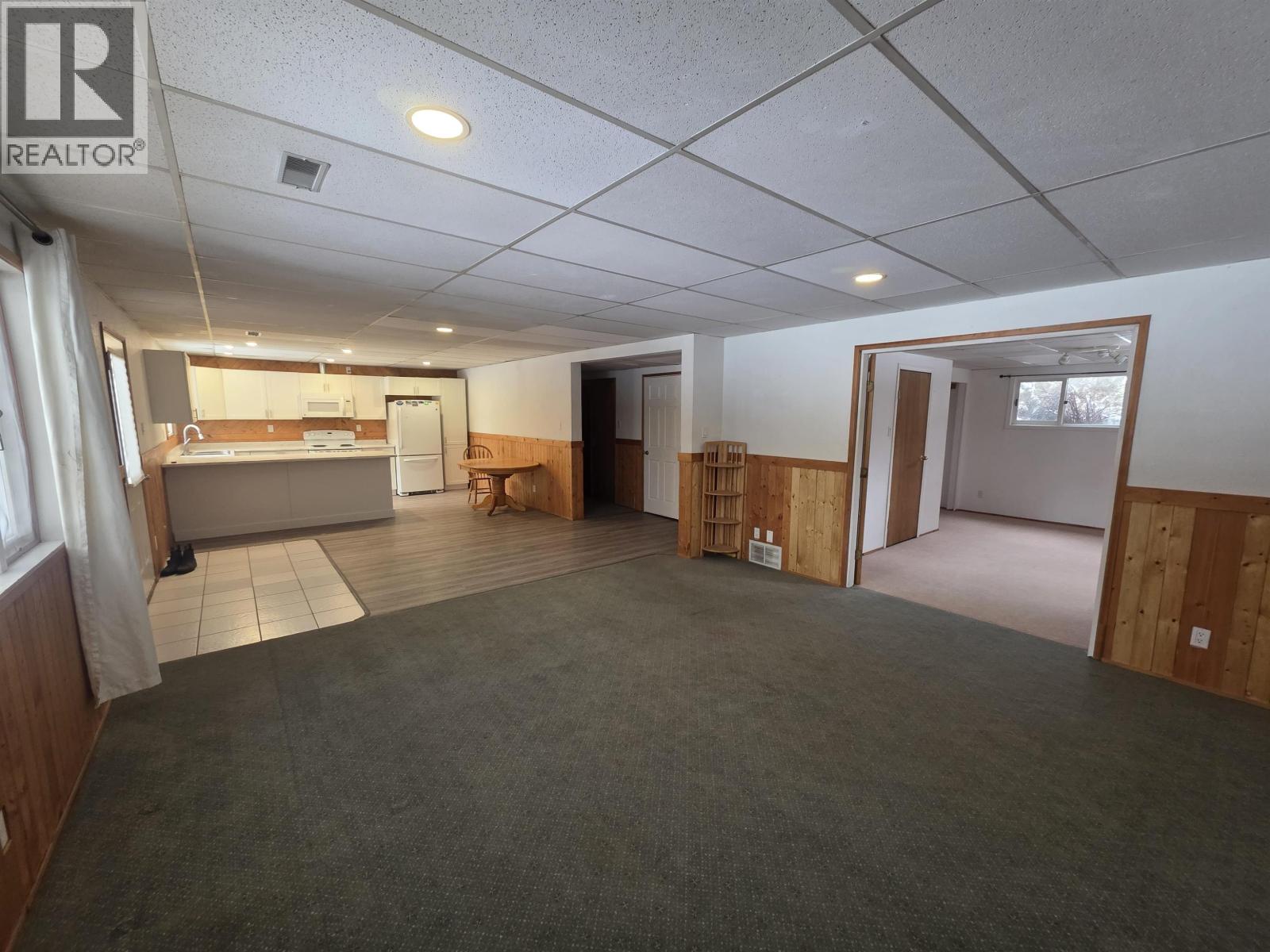 2421 KROYER AVENUE, Terrace