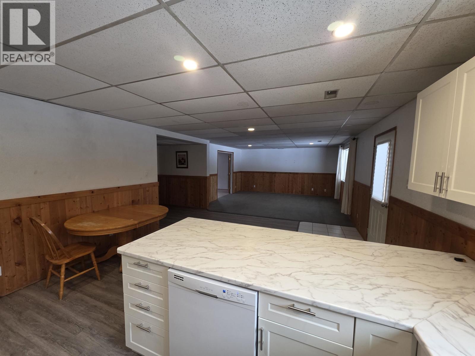 2421 KROYER AVENUE, Terrace