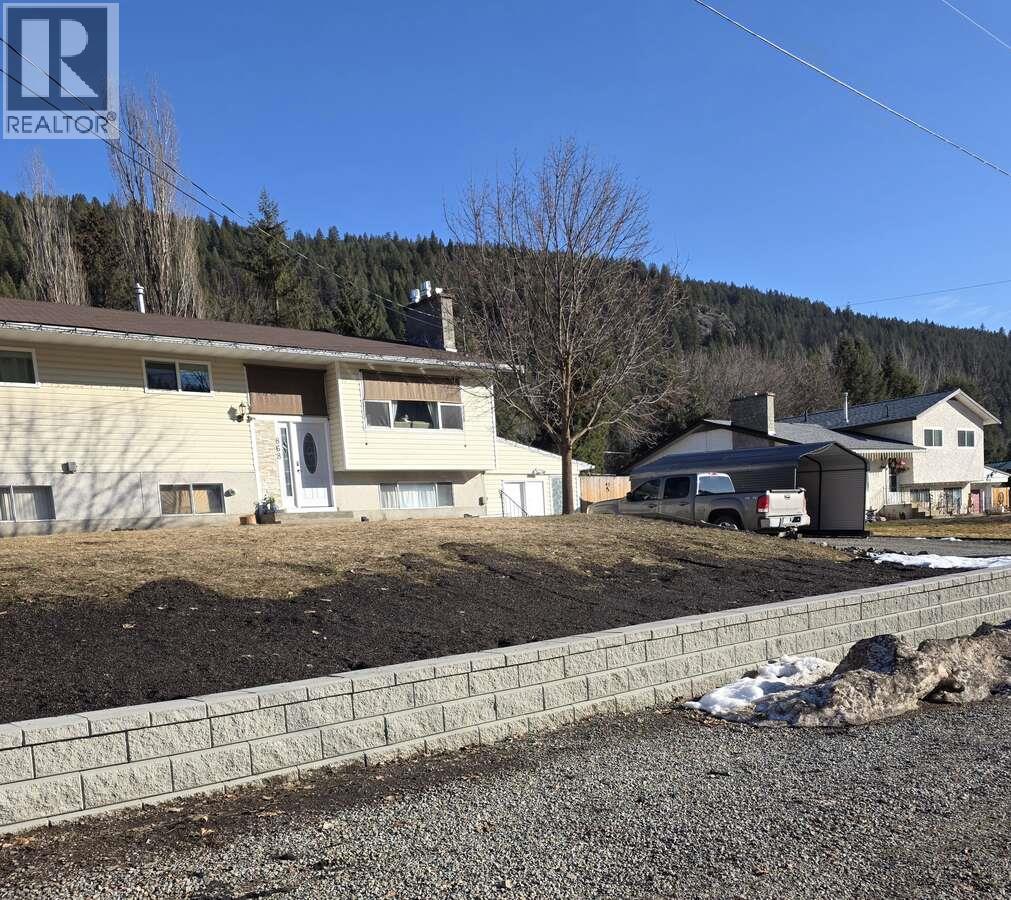 868 North Kimberley Avenue, Greenwood