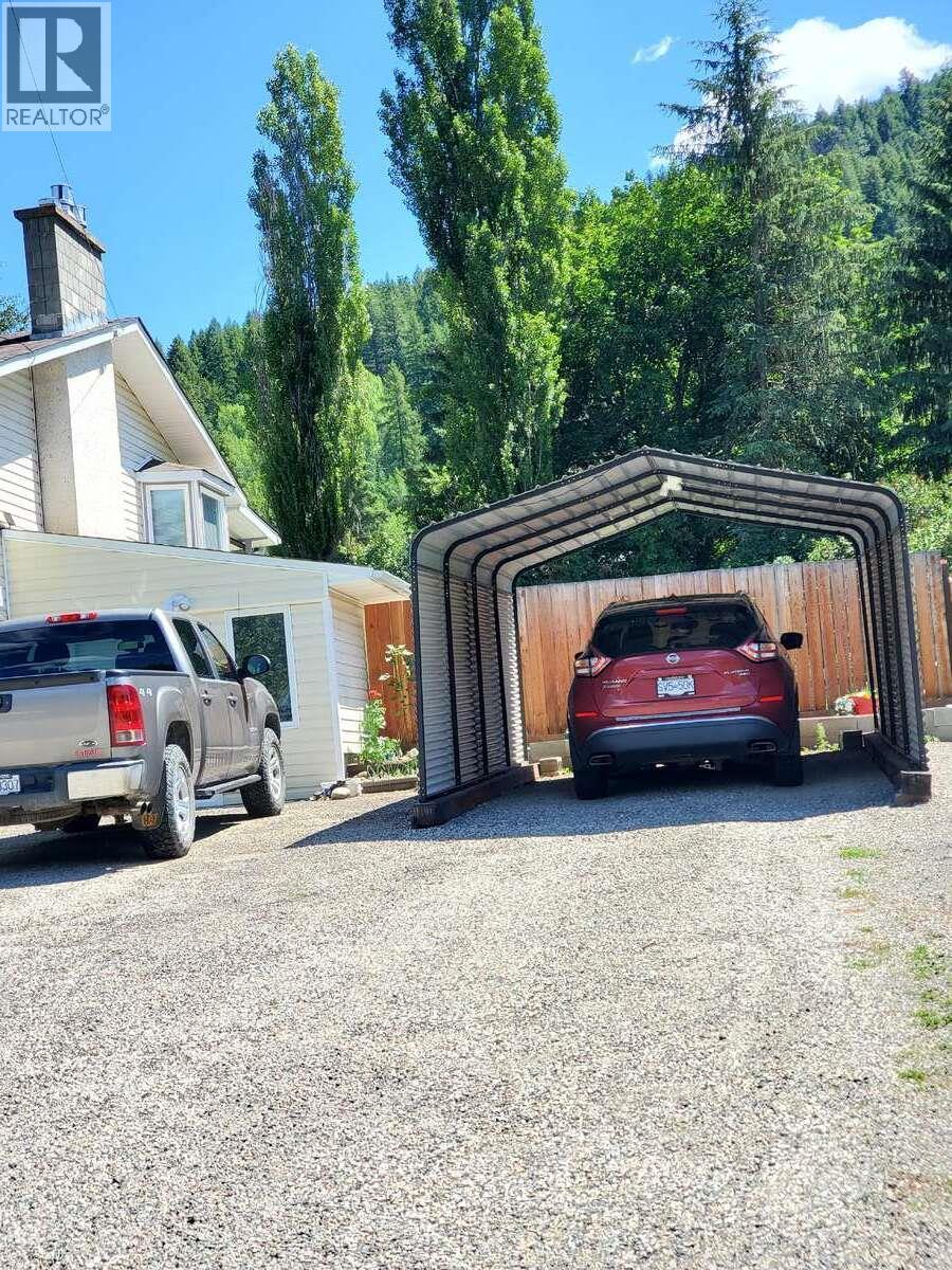 868 North Kimberley Avenue, Greenwood