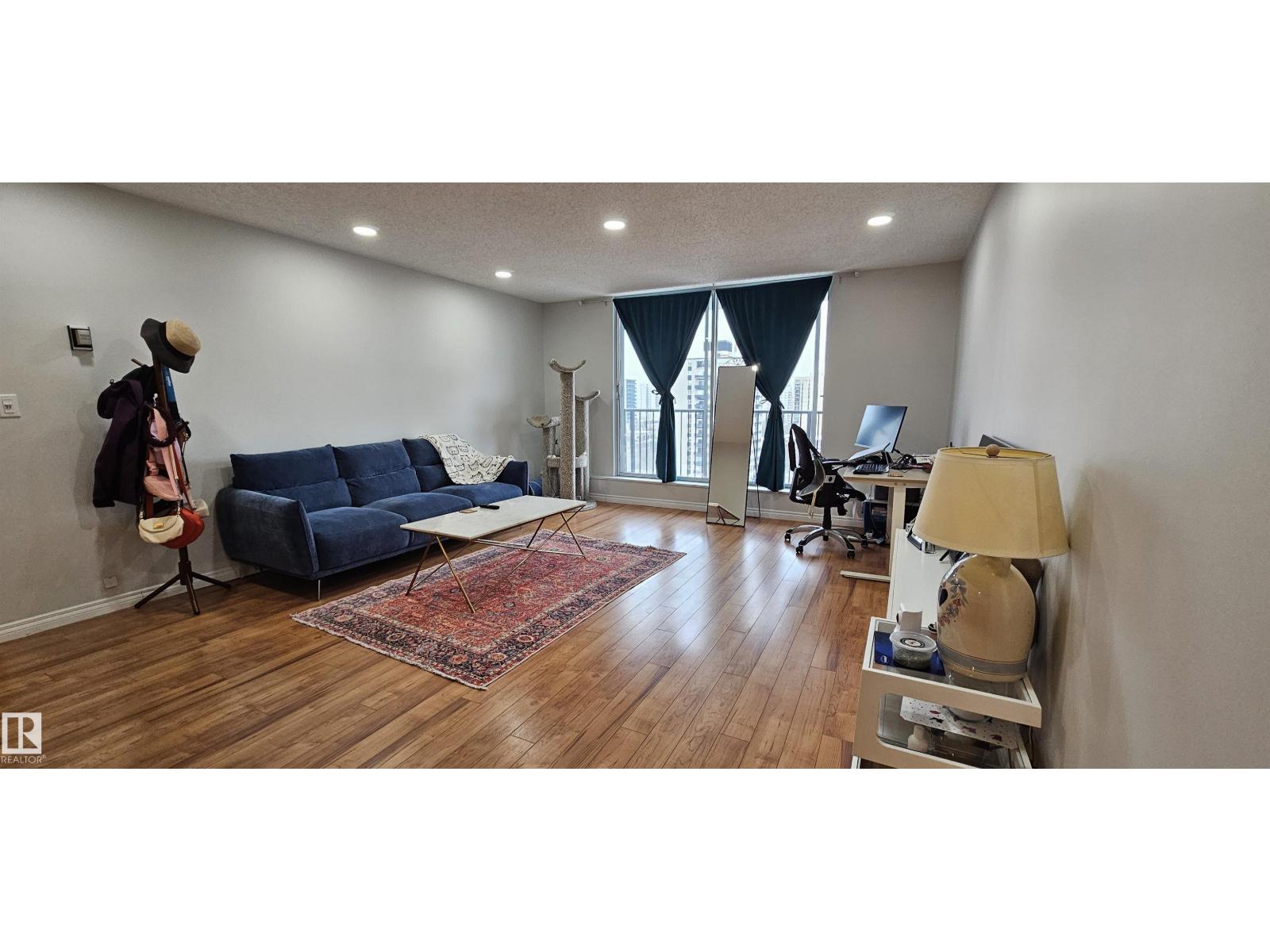 #906 11307 99 AV NW - 1