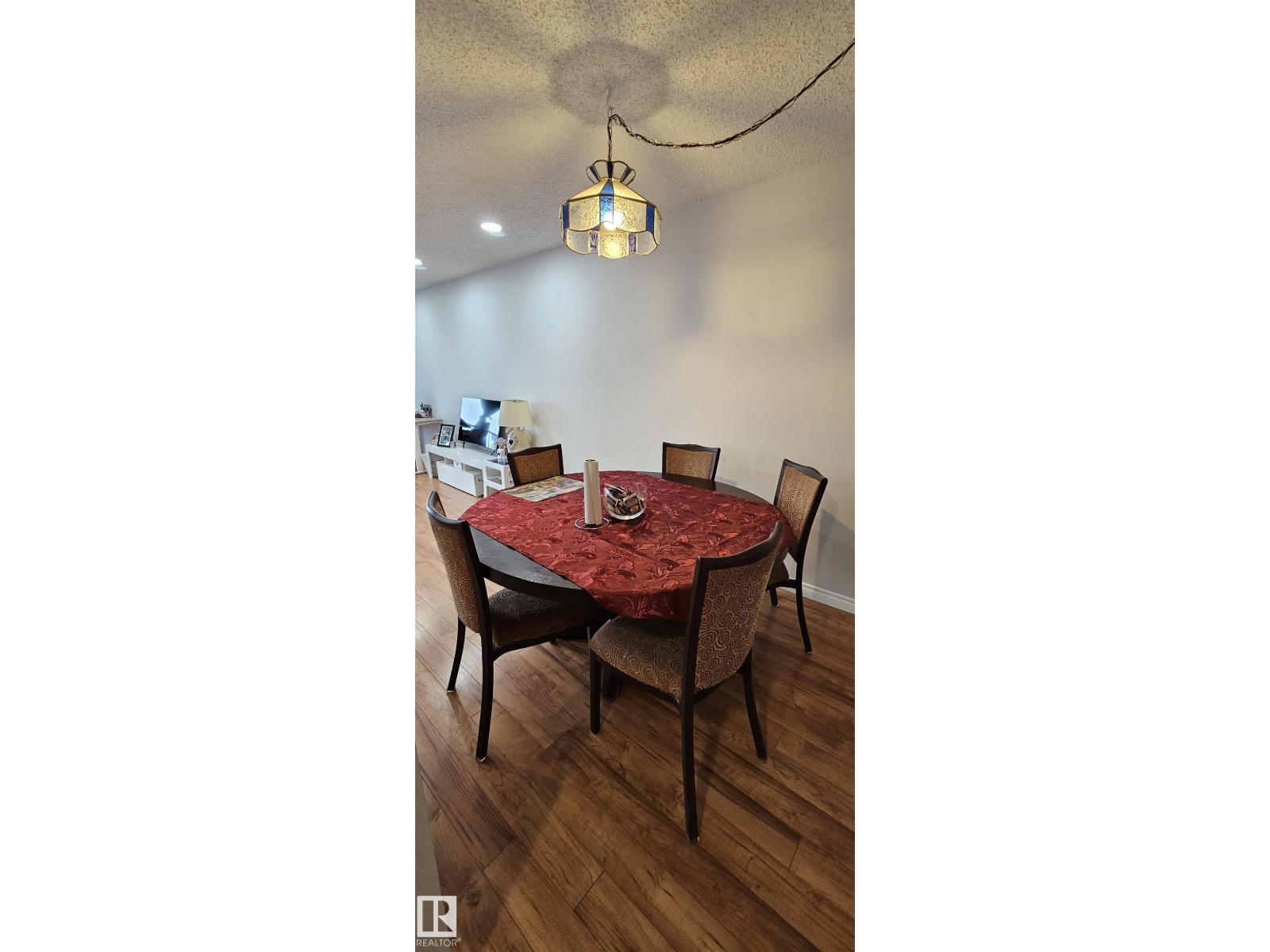 #906 11307 99 AV NW - 10