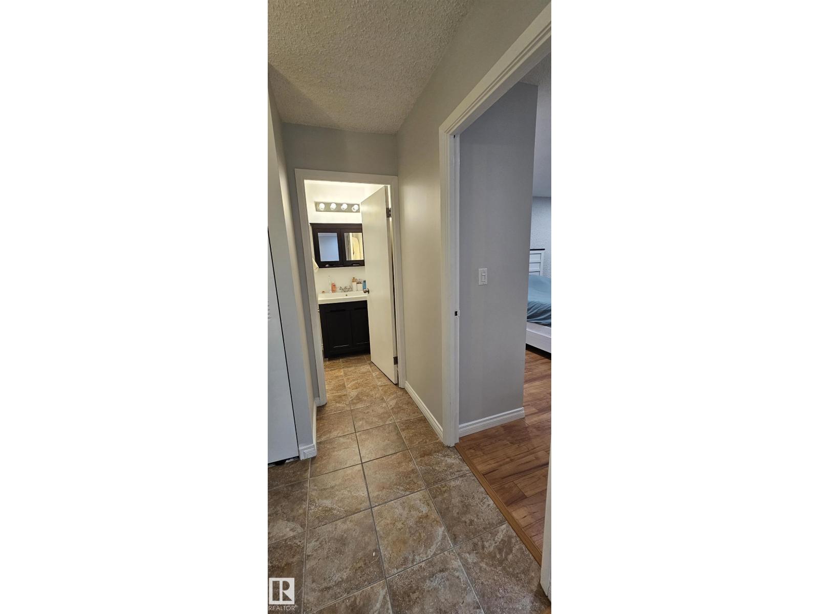 #906 11307 99 AV NW - 16