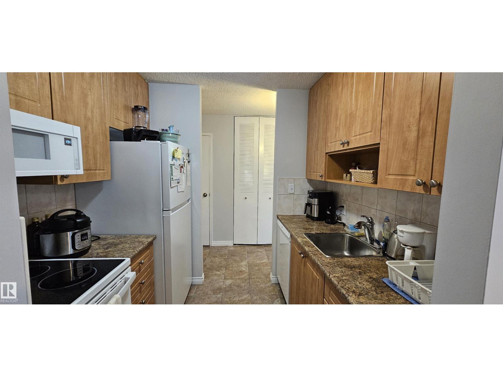 #906 11307 99 AV NW - 3