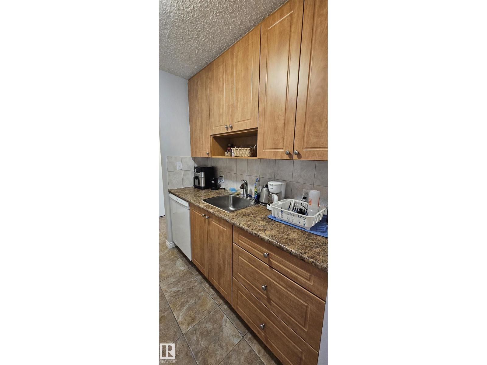 #906 11307 99 AV NW - 4