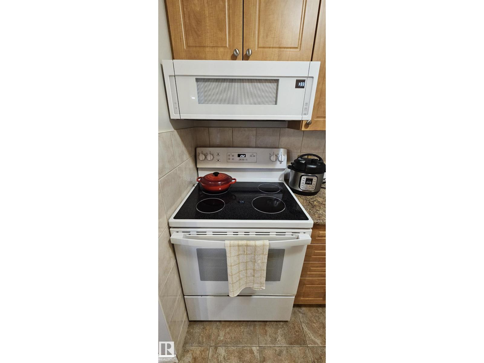 #906 11307 99 AV NW - 7