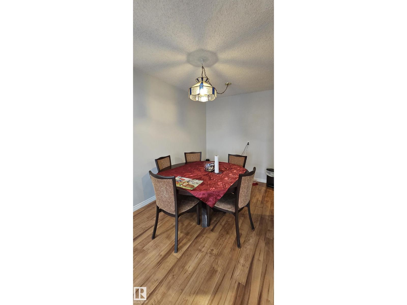 #906 11307 99 AV NW - 8