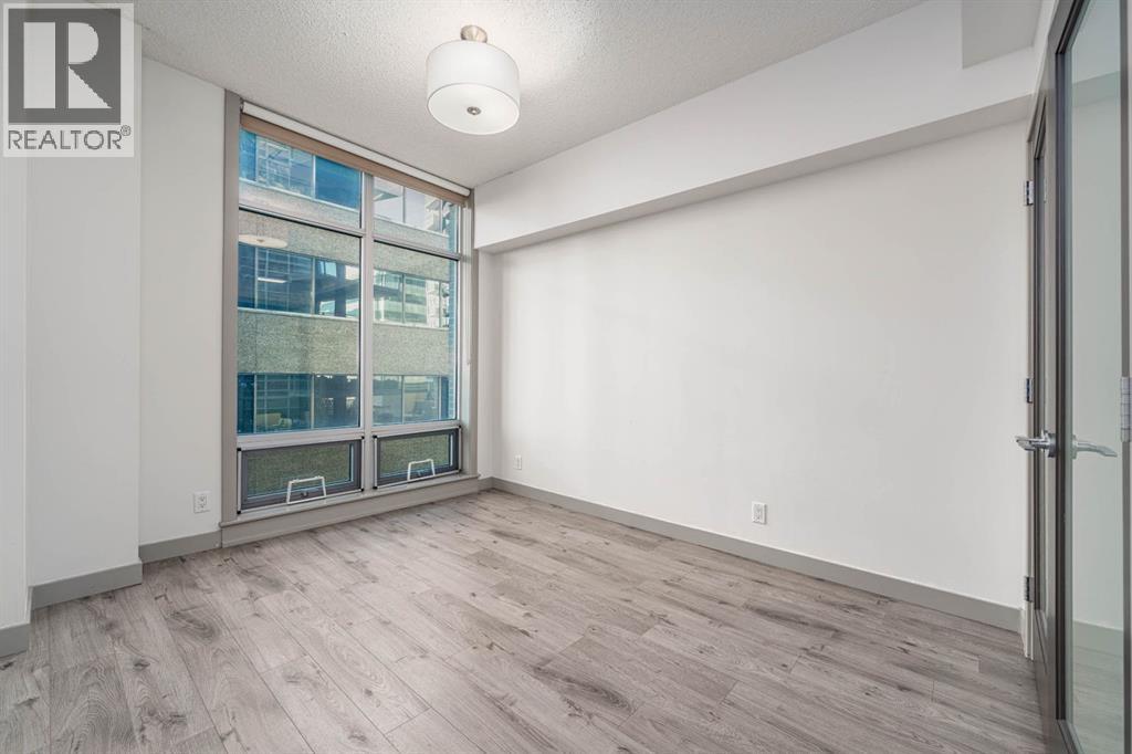 #303 530 12 AVENUE SW - 32
