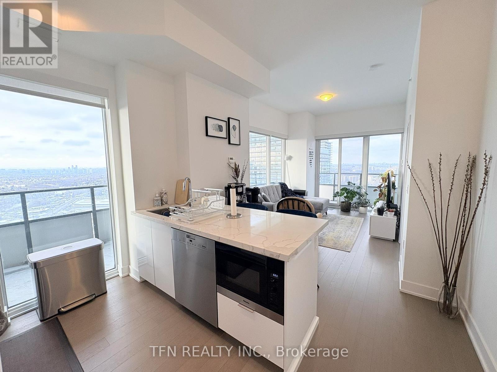 4703 - 20 SHORE BREEZE DRIVE - Photo 3 of 16, Toronto (Mimico), Ontario