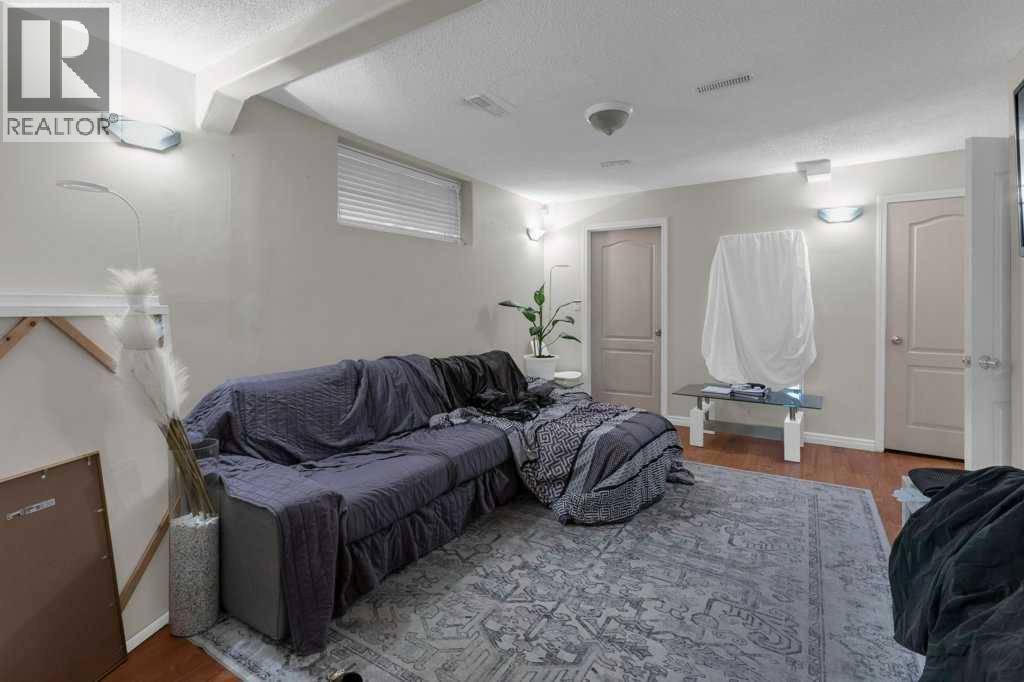 Single Family House for Sale in  Saddlecreek Way NE Saddle Ridge Calgary 