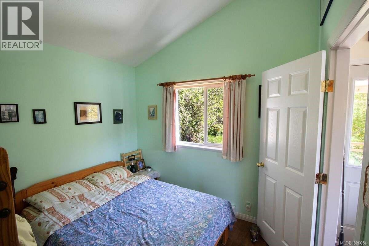 326 Grappler Inlet, Bamfield