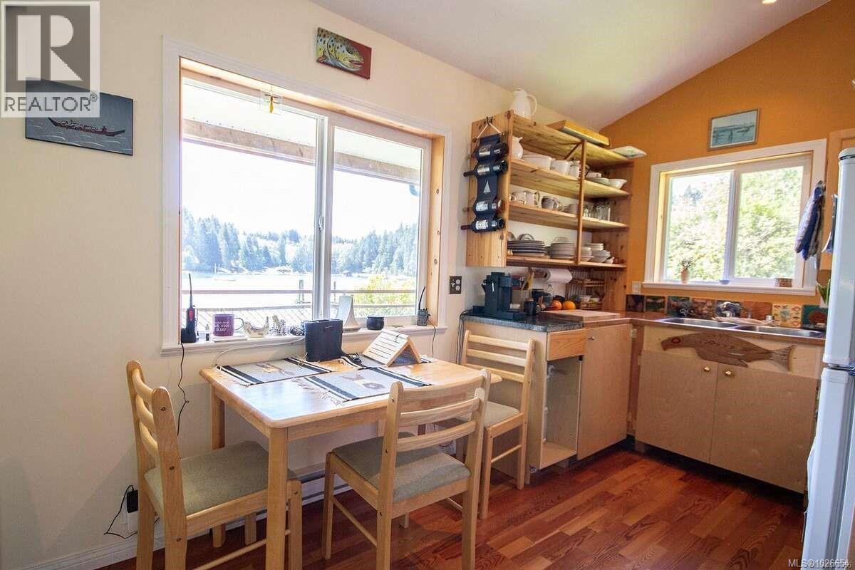 326 Grappler Inlet, Bamfield