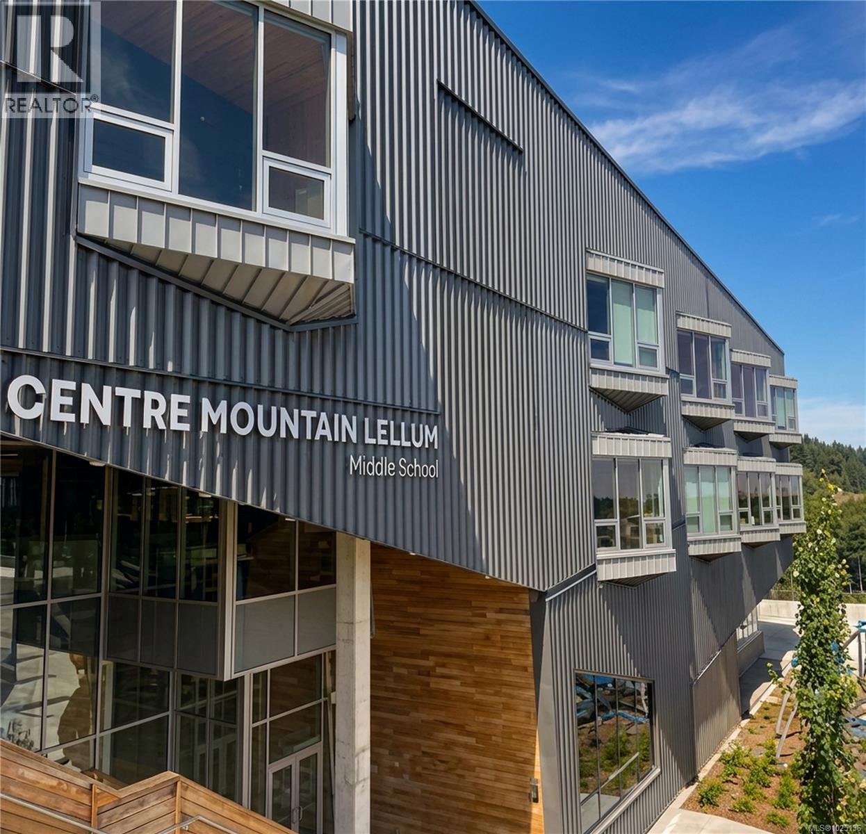  2727 Celestial Court, Langford