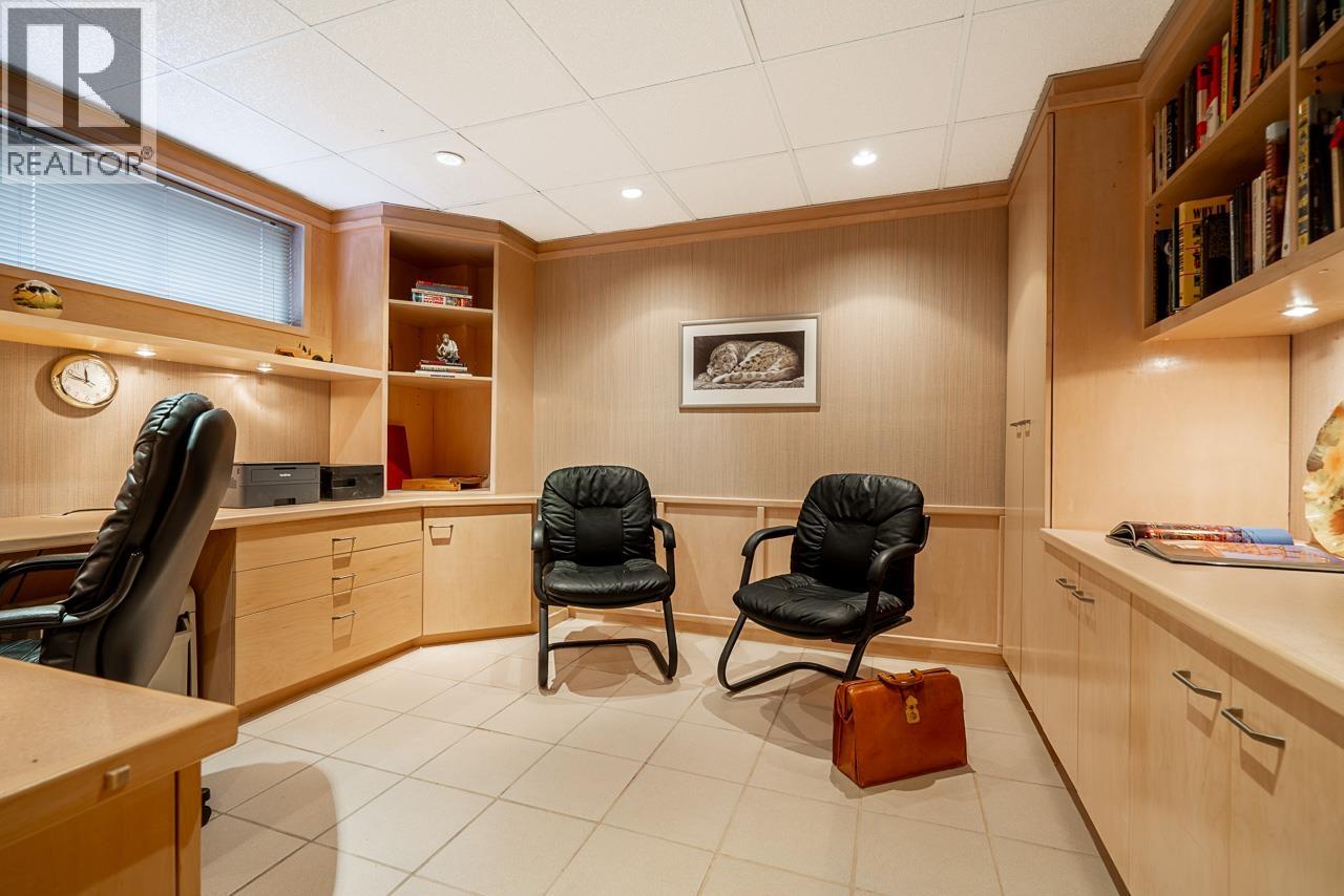 4695 MAPLERIDGE DRIVE, North Vancouver