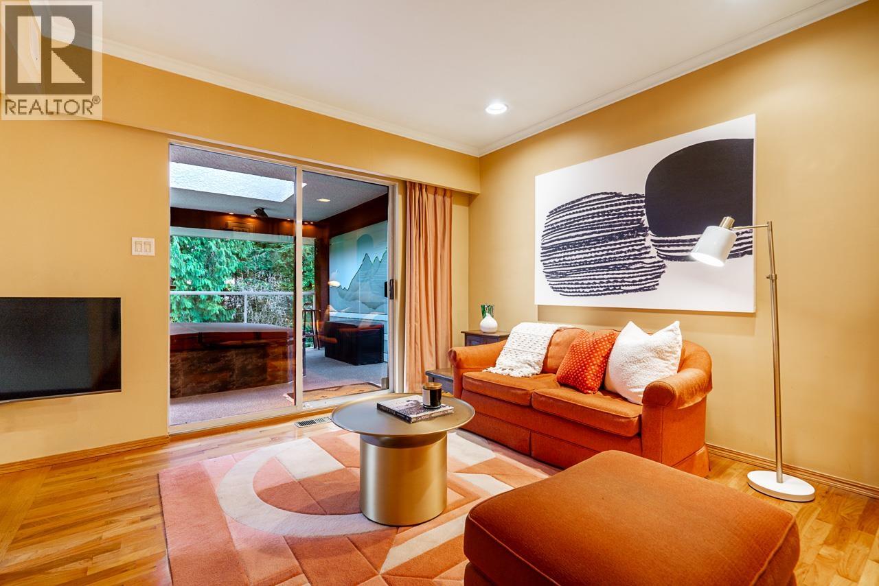 4695 MAPLERIDGE DRIVE, North Vancouver