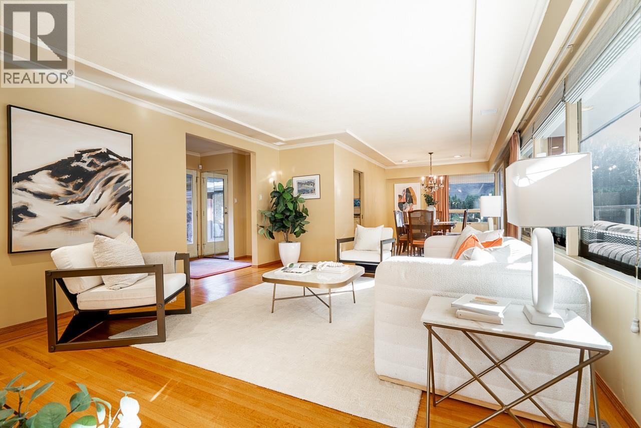 4695 MAPLERIDGE DRIVE, North Vancouver