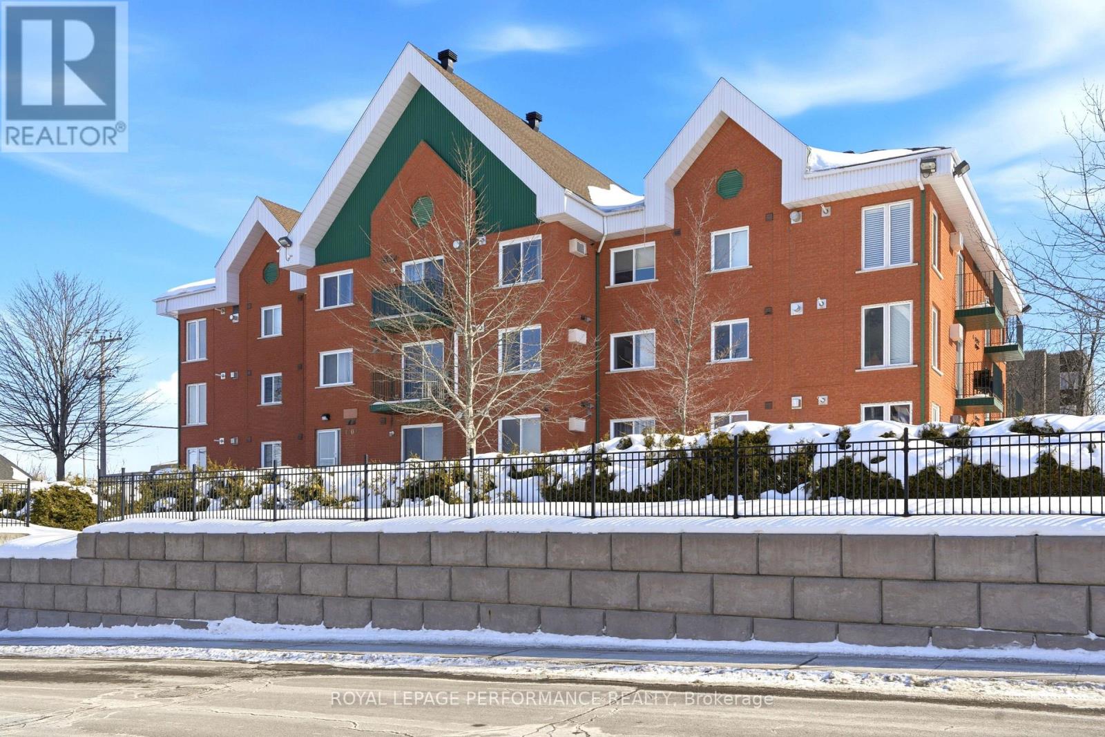 112 - 1101 CLEMENT STREET