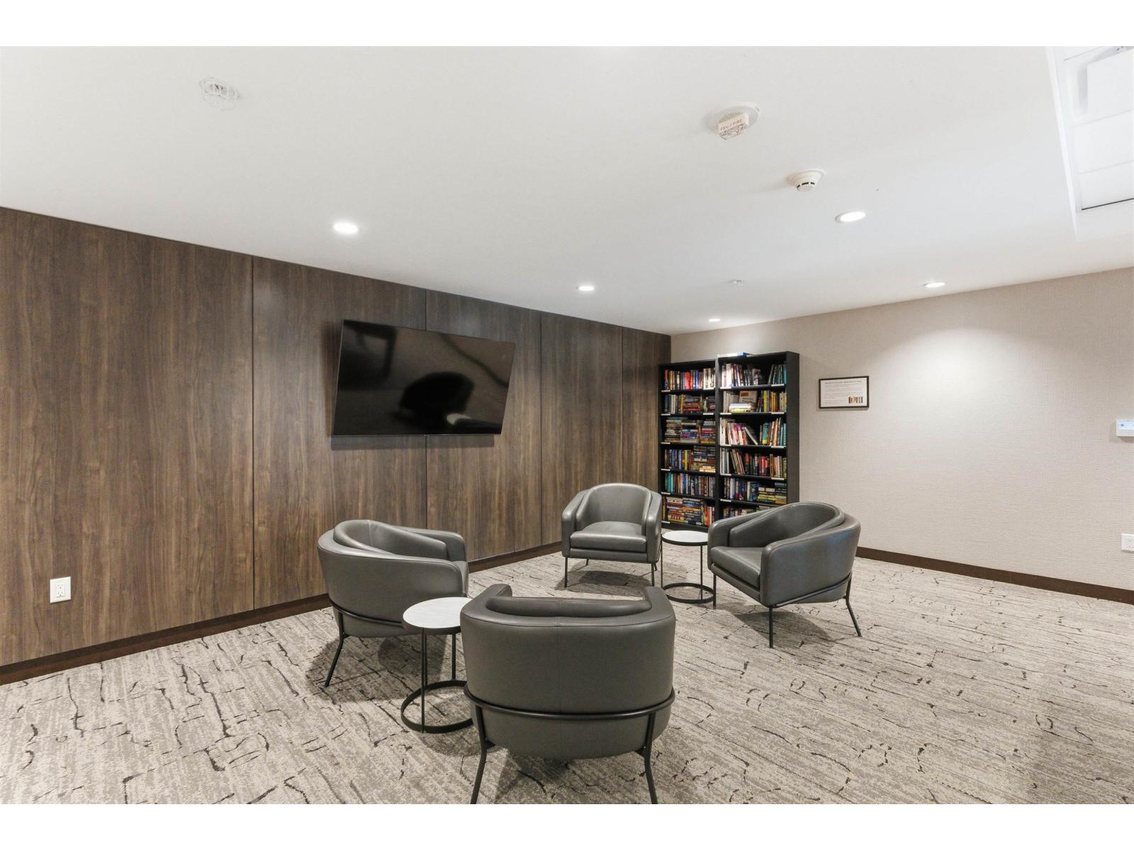 2001 1501 FOSTER STREET, White Rock