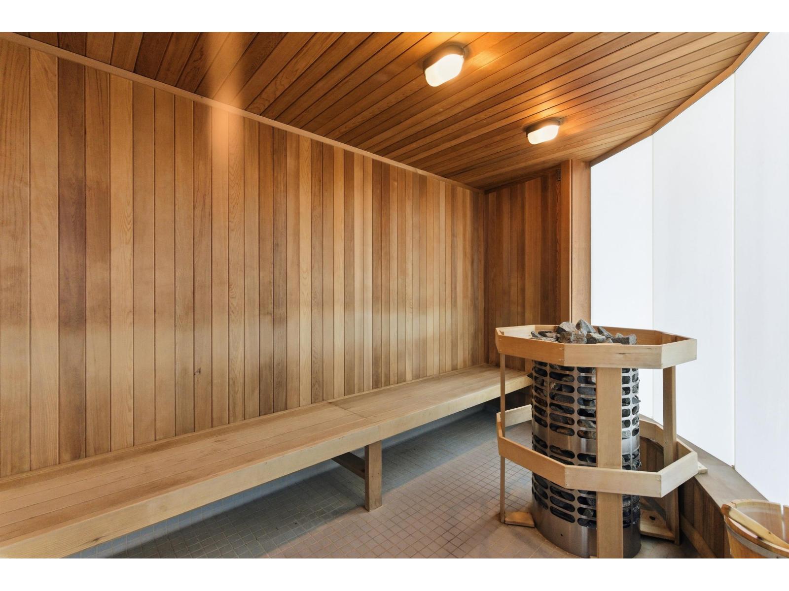 2001 1501 FOSTER STREET, White Rock