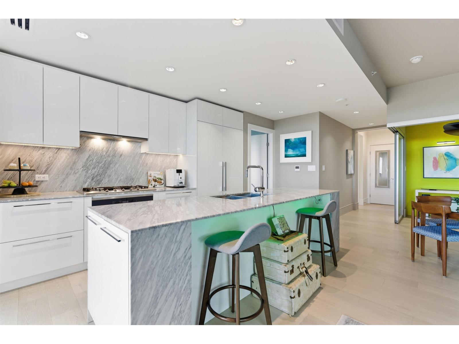 2001 1501 FOSTER STREET, White Rock