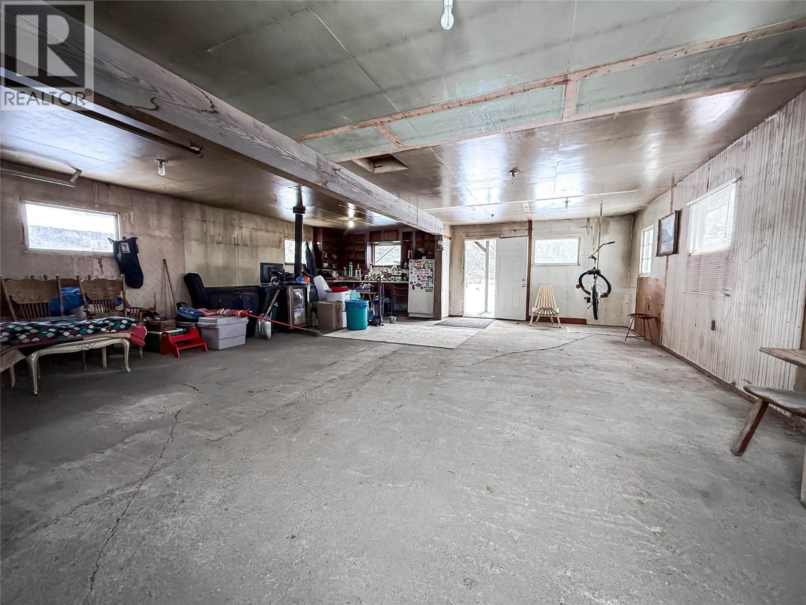 13226 31 HIGHWAY - 32