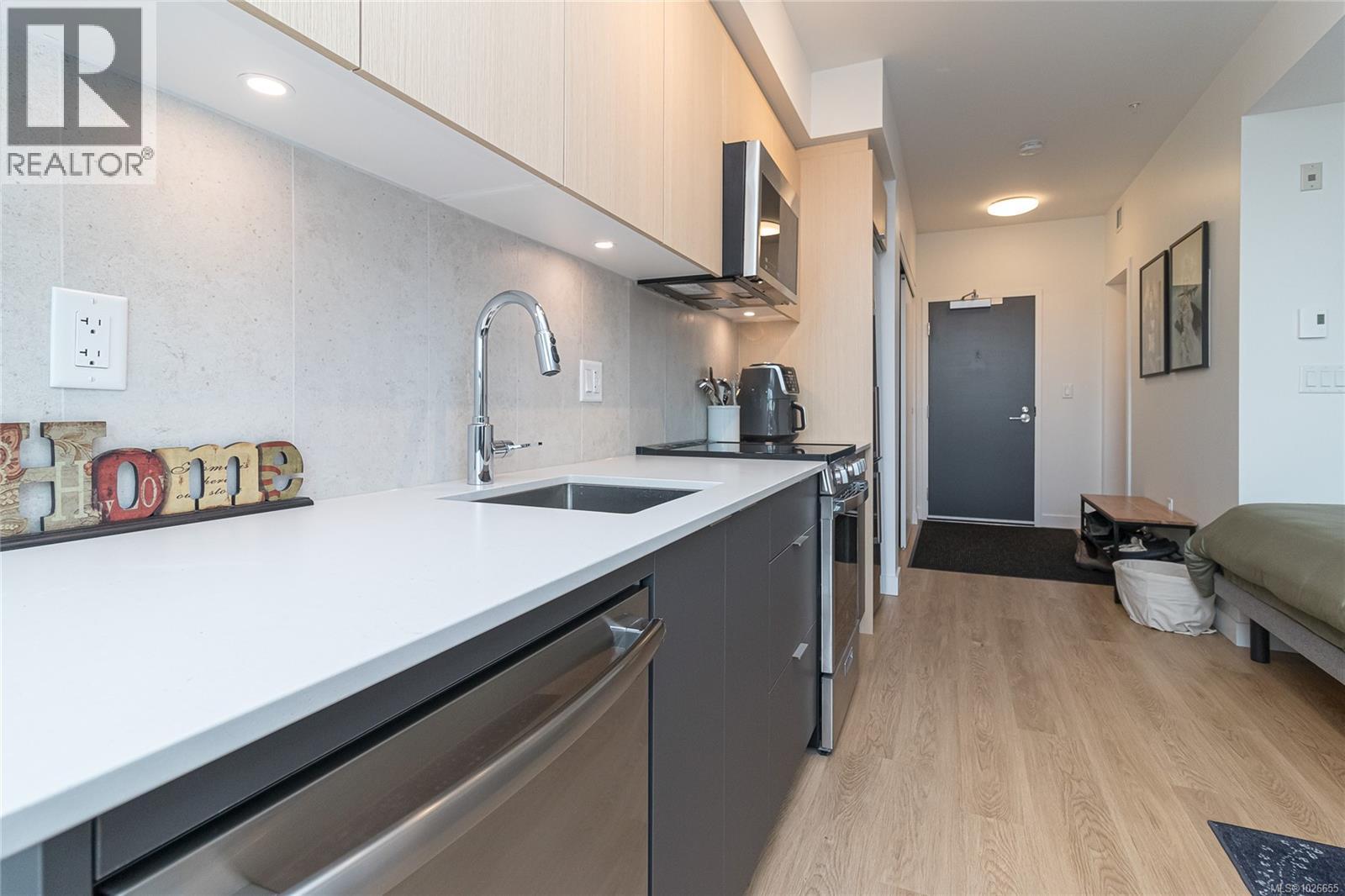 616 1115 Johnson Street, Victoria