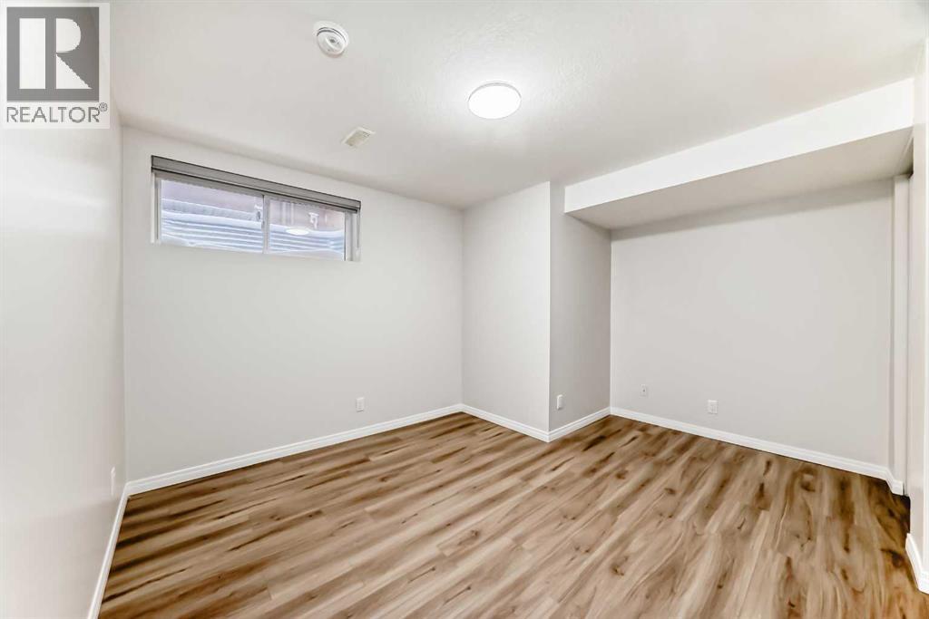 Single Family House for Sale in  Saddlecrest Crescent NE Saddle Ridge Calgary 