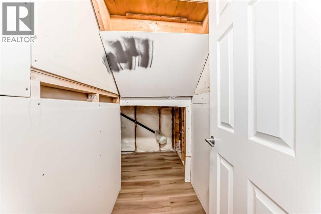 Single Family House for Sale in  Saddlecrest Crescent NE Saddle Ridge Calgary 