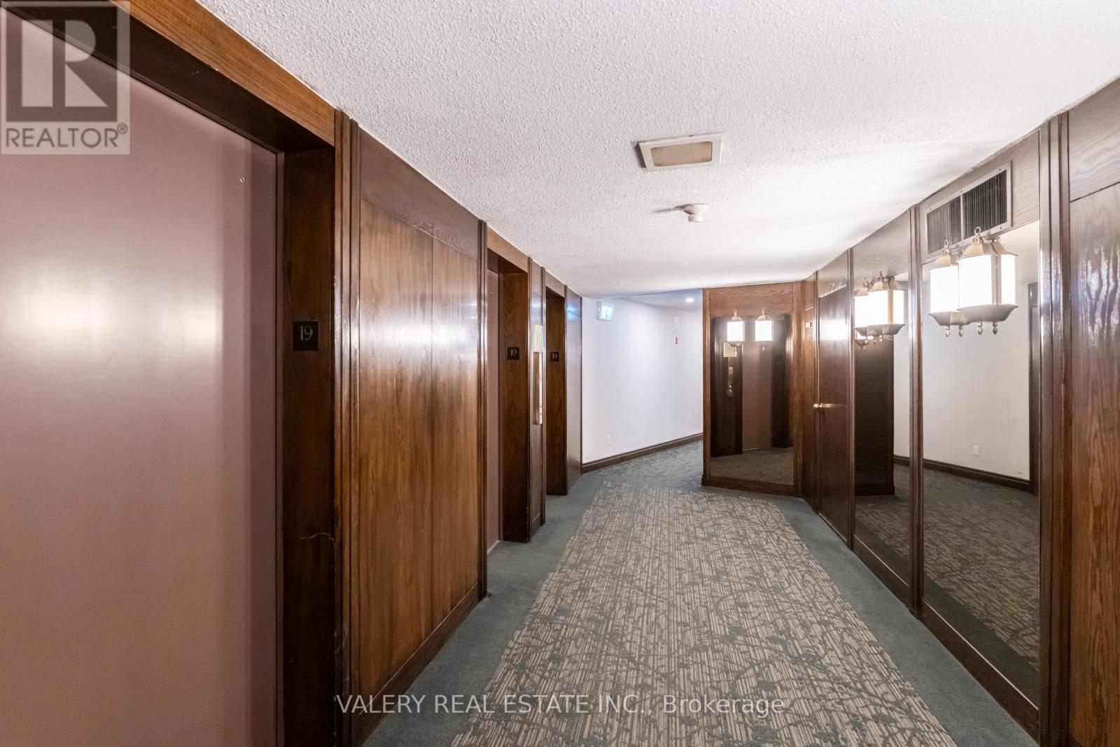 #1913 55 HARBOUR SQUARE - 3