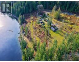 Bedroom - 2870 D'angio Rd, Powell River, BC  Photo 8