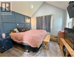 Bedroom - 2870 D'angio Rd, Powell River, BC  Photo 12