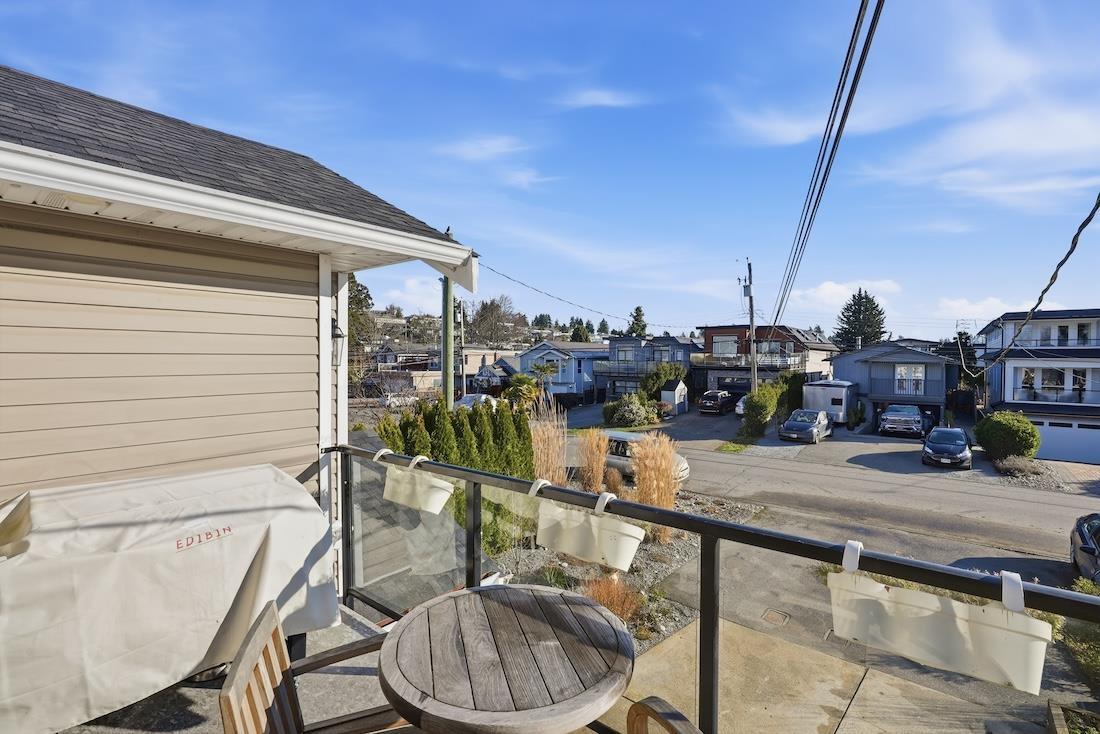 863 LEE STREET, White Rock