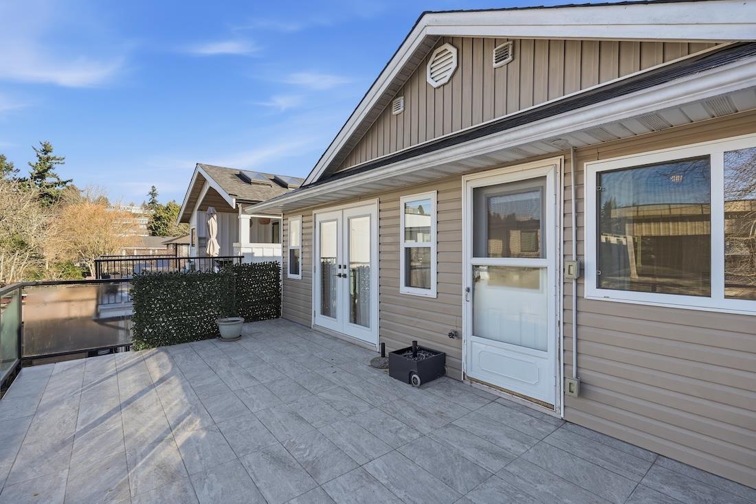 863 LEE STREET, White Rock