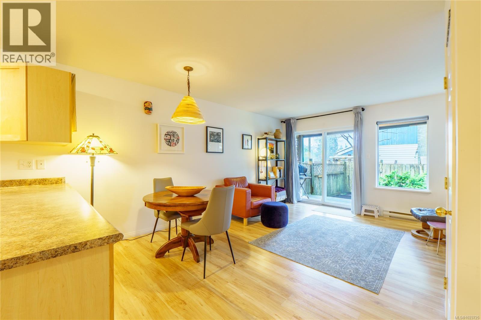 #2 1553 Larch Rd - 12
