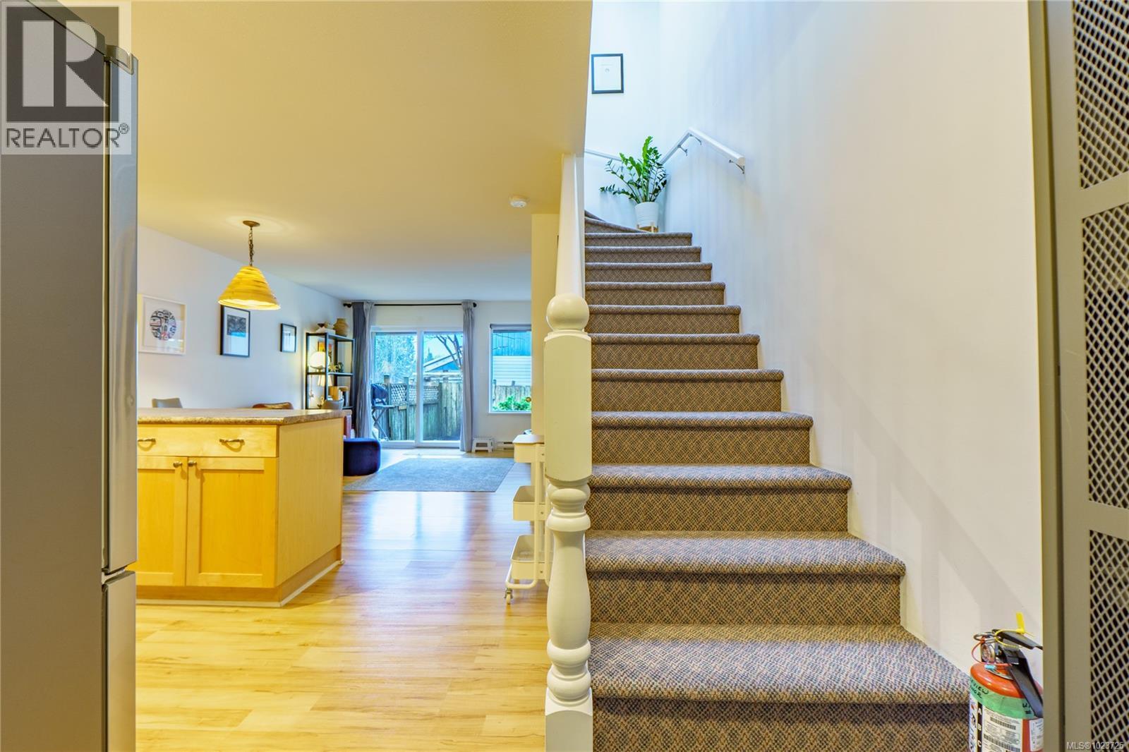 2 1553 Larch Rd, Ucluelet