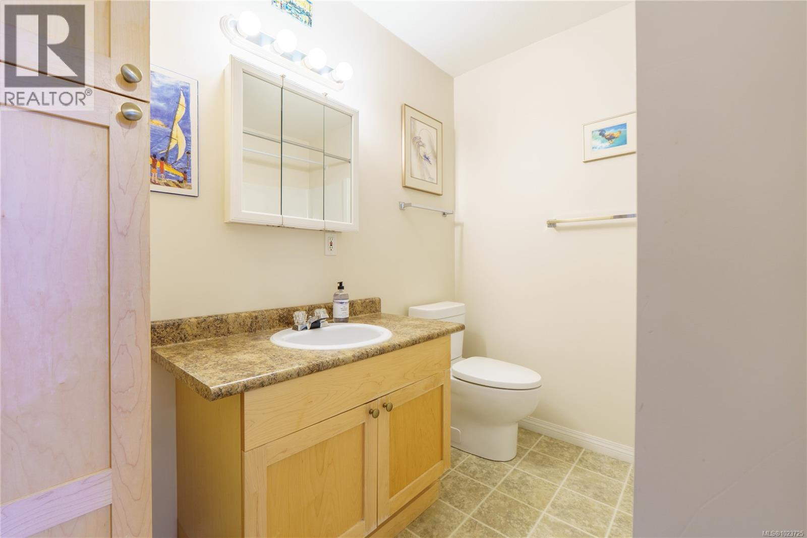 #2 1553 Larch Rd - 35