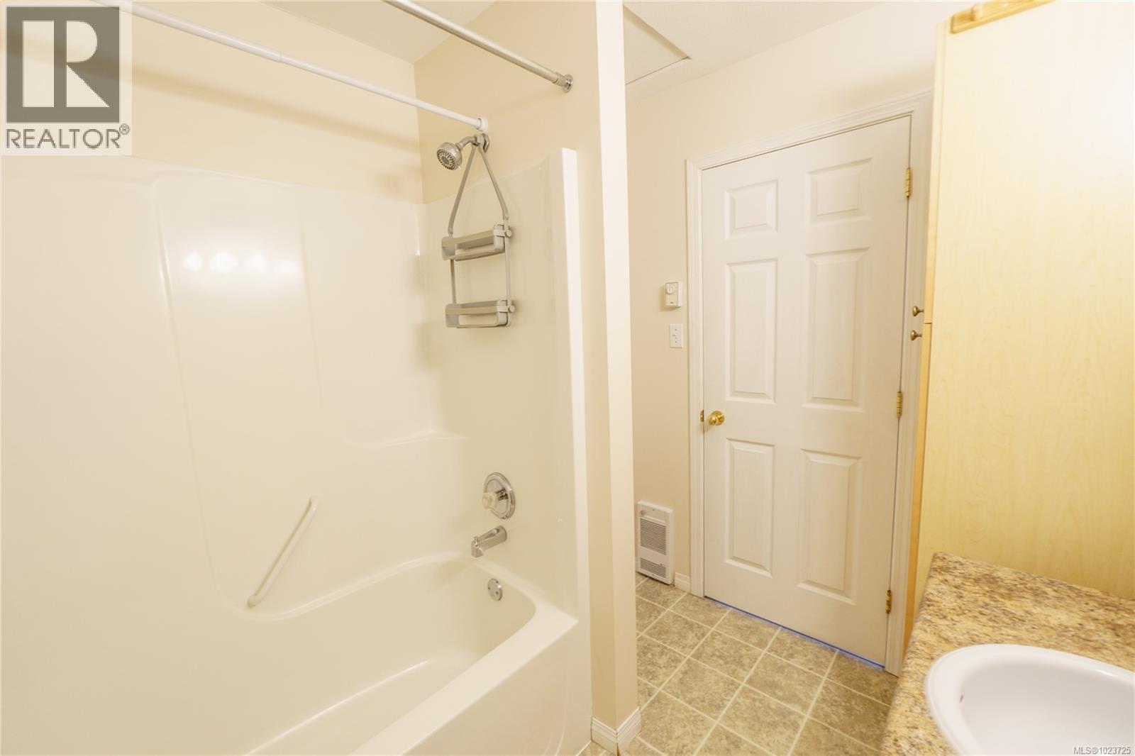 #2 1553 Larch Rd - 36