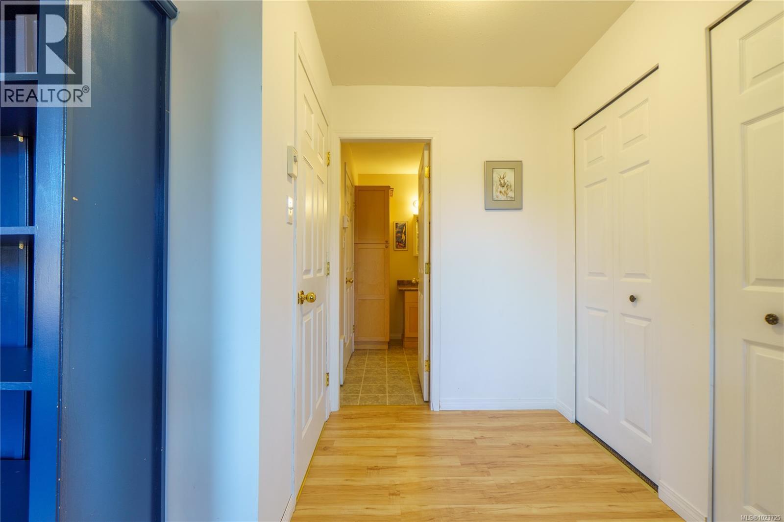 #2 1553 Larch Rd - 33