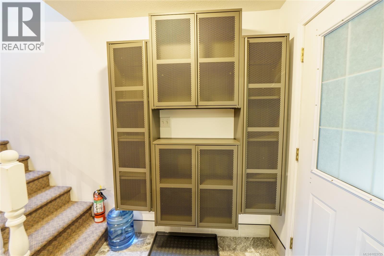 #2 1553 Larch Rd - 23