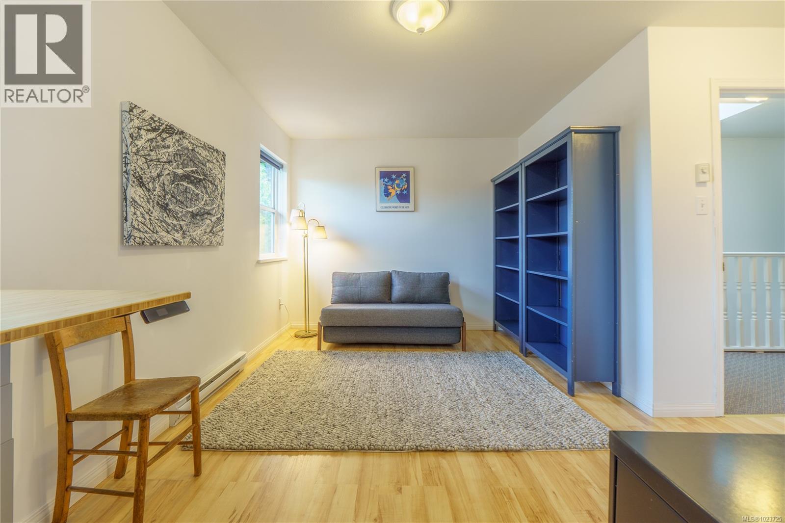 2 1553 Larch Rd, Ucluelet