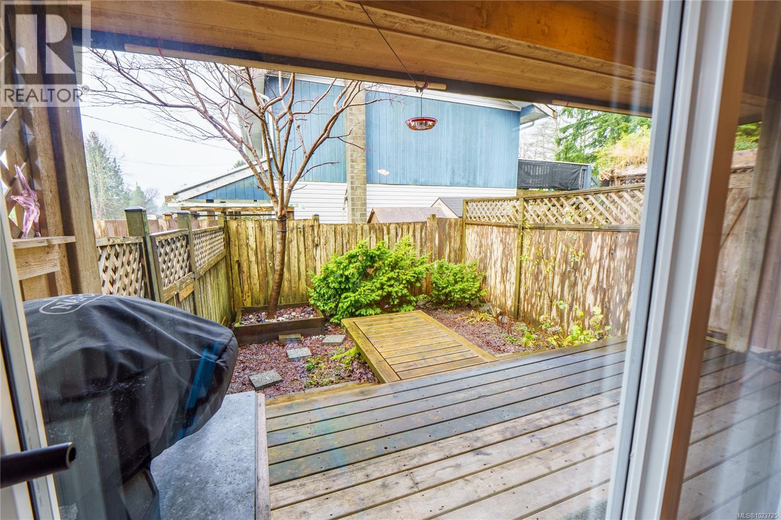 #2 1553 Larch Rd - 47