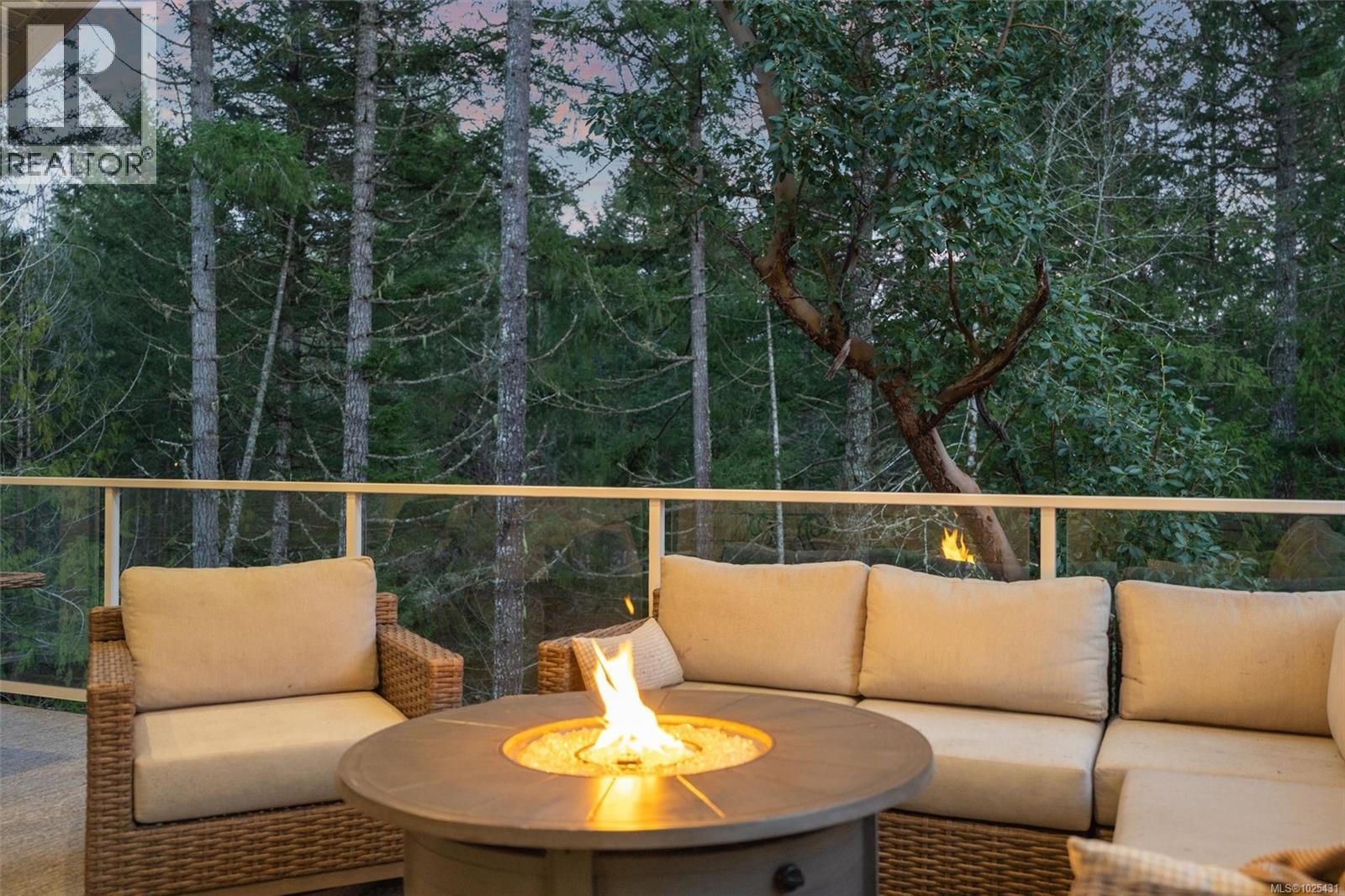 1727 Mary Pl, Highlands