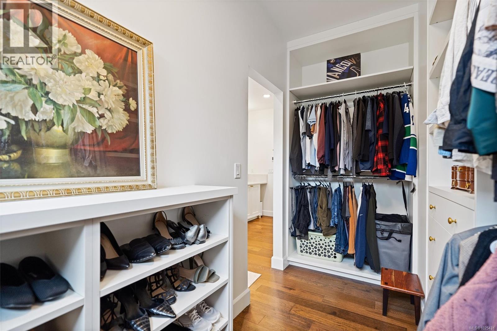 1727 Mary Pl, Highlands