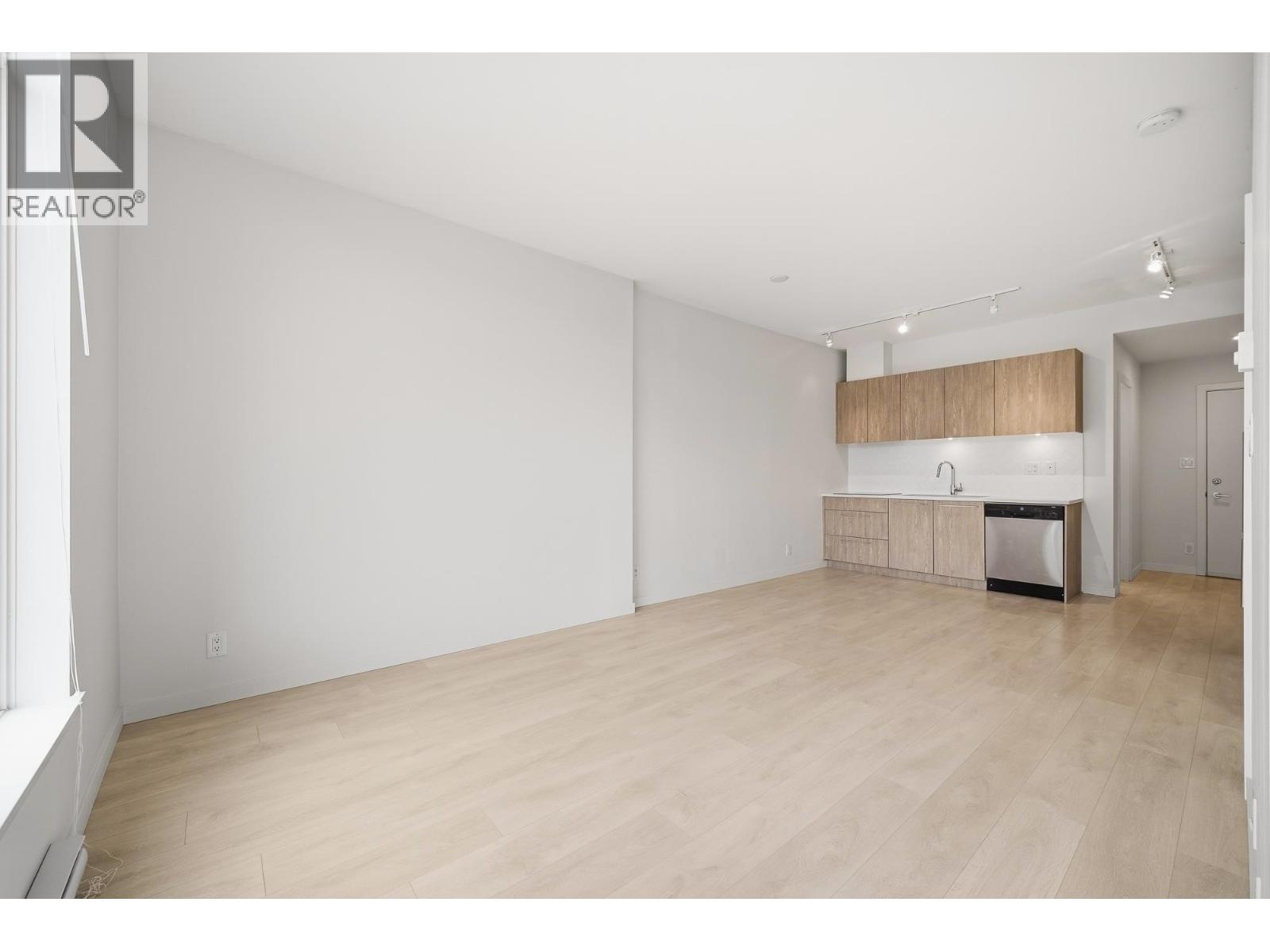 2005 691 NORTH ROAD, Coquitlam