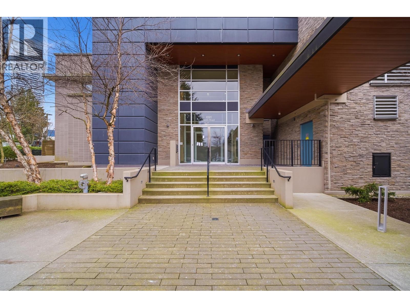 2005 691 NORTH ROAD, Coquitlam